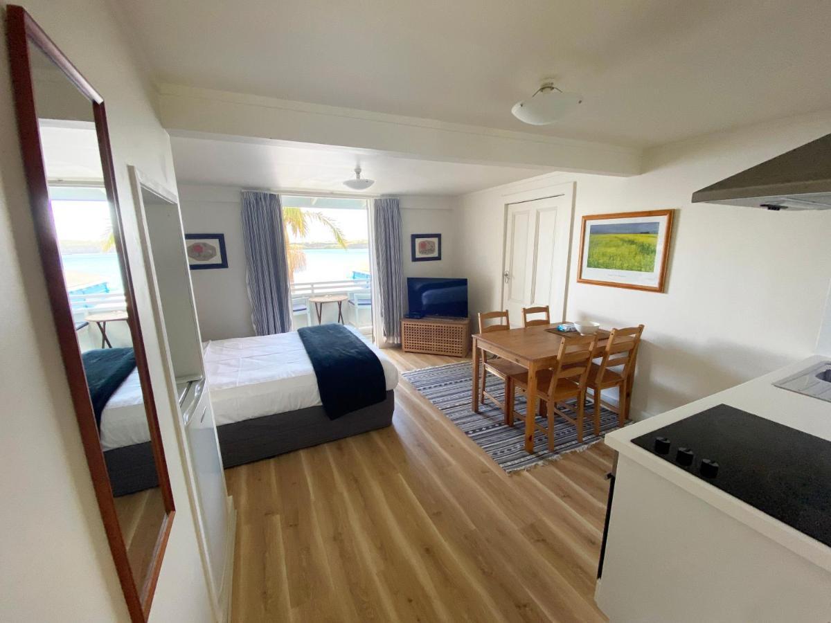 Mangonui Waterfront Apartments Boutique Hotel Extérieur photo