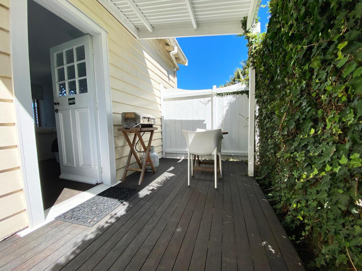 Mangonui Waterfront Apartments Boutique Hotel Extérieur photo